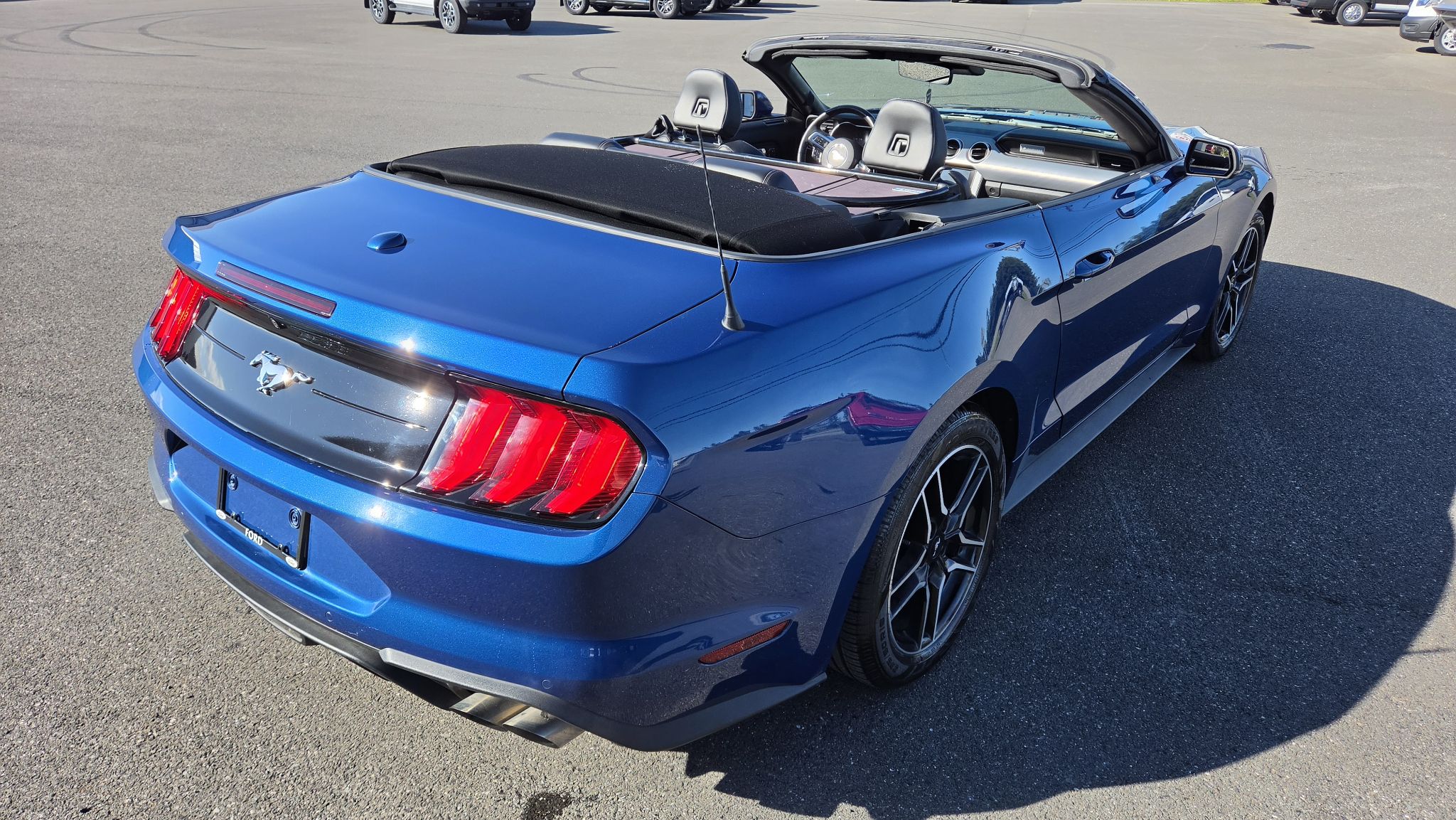 Ford Mustang 2023 — photo 5