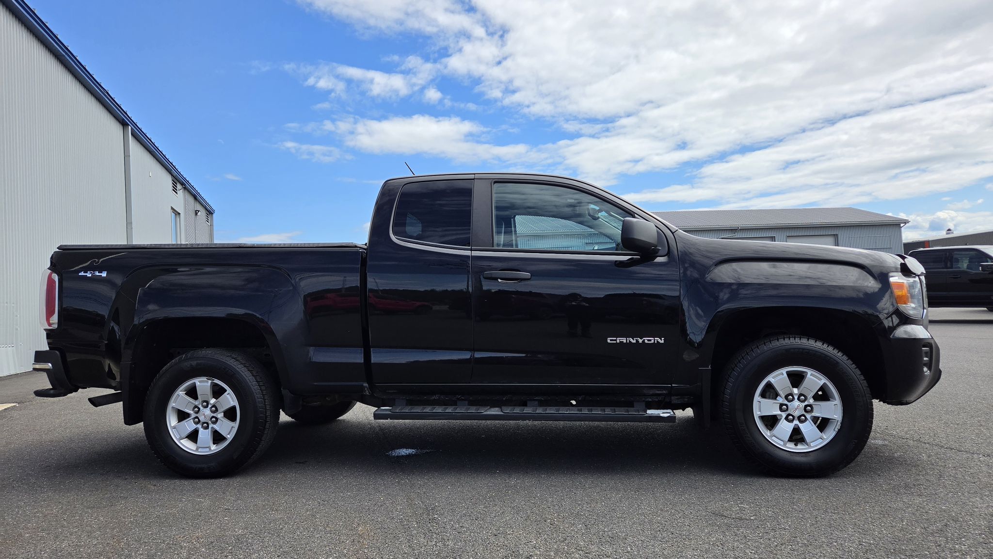 GMC Canyon 2016 — photo 2
