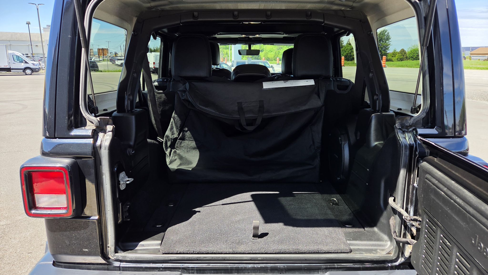 Jeep Wrangler Unlimited 2020 — photo 6
