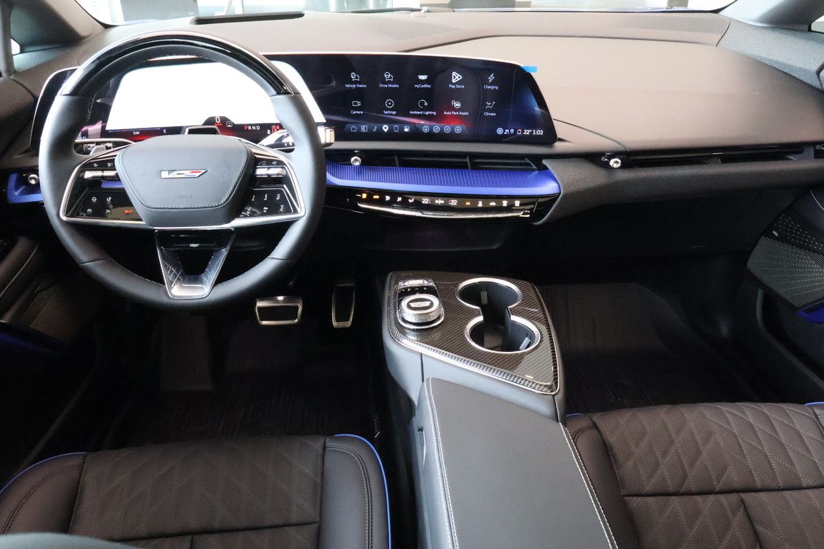 Photo Cadillac Optiq-V V-Series 2027 #8