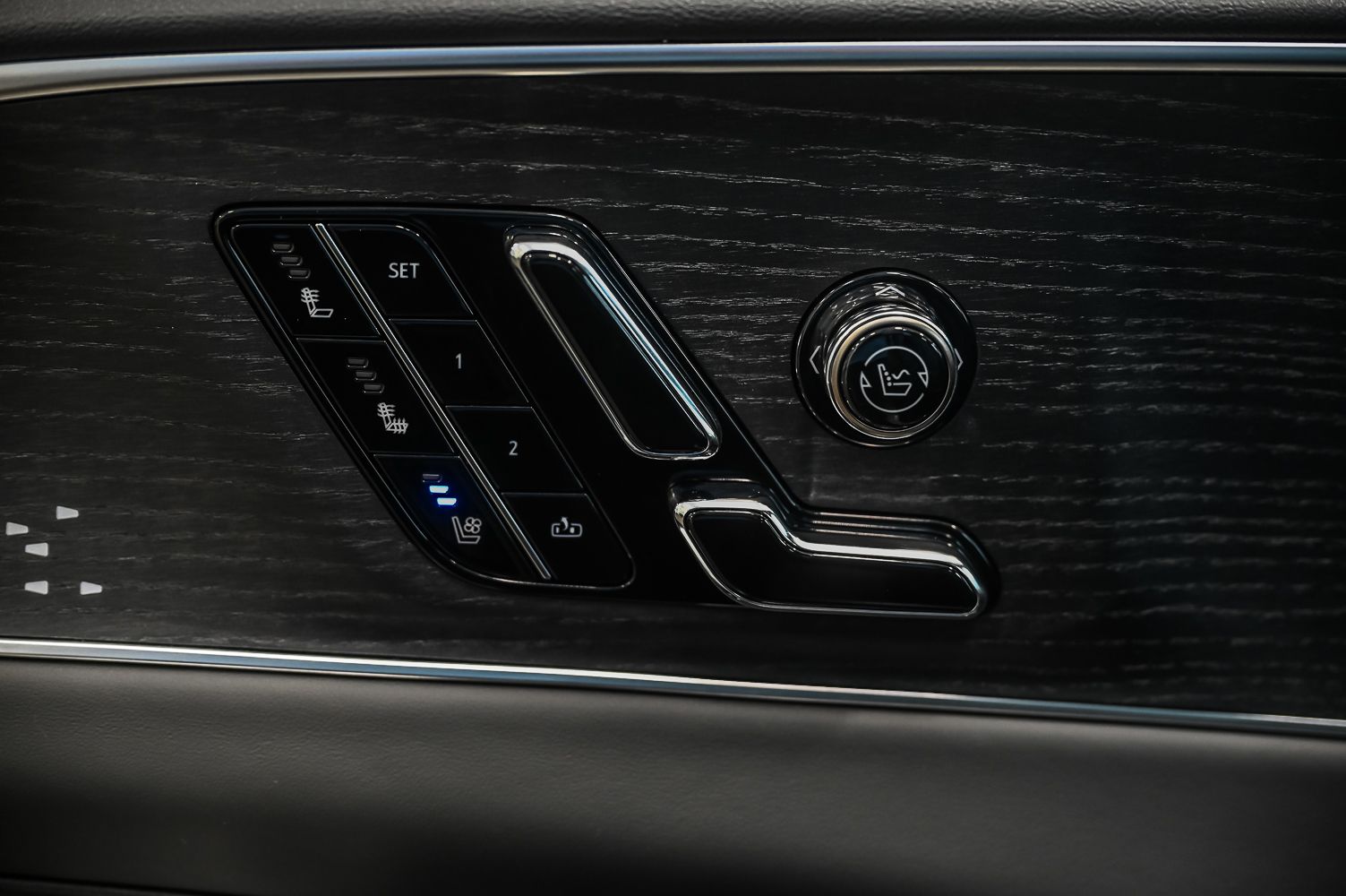 2026 Cadillac LYRIQ-V