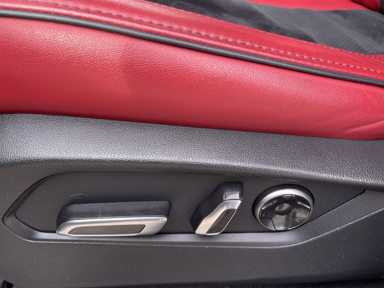 Acura MDX  2022 à Calgary, Alberta