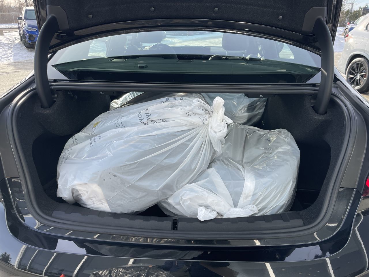 BMW 330e  2023 à Calgary, Alberta