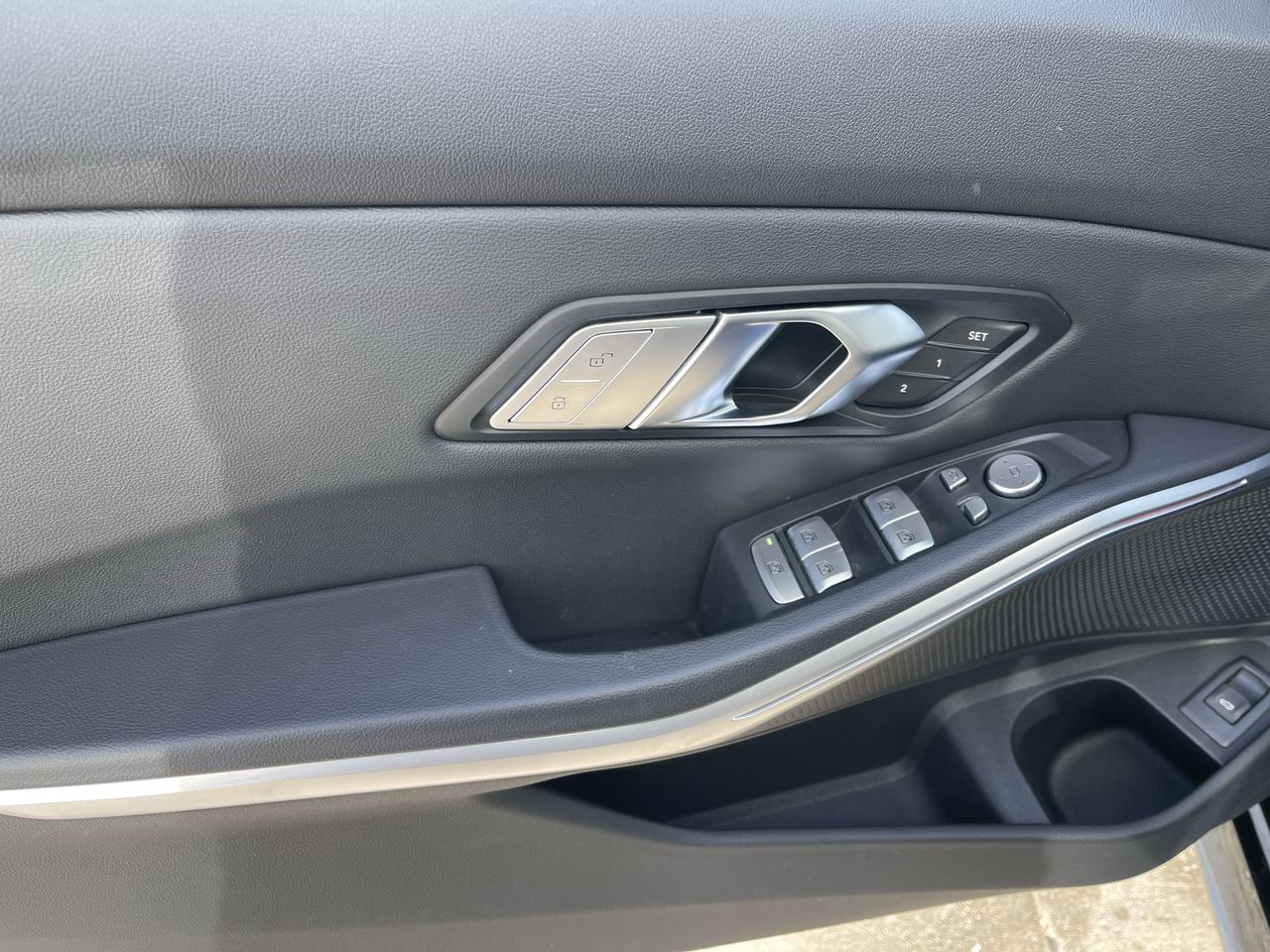 BMW 330e  2023 à Calgary, Alberta