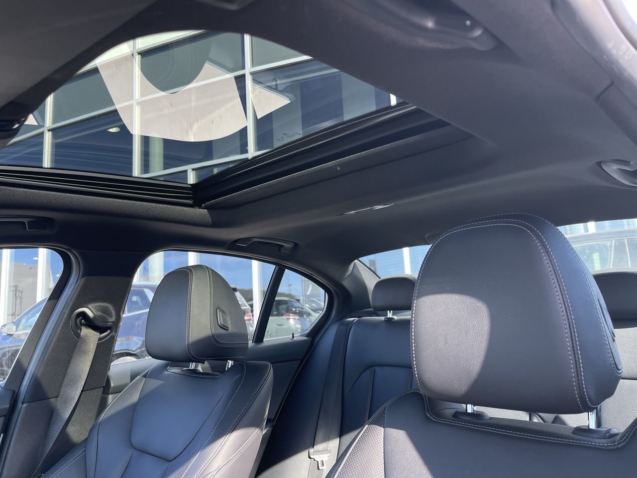 BMW 330i  2023 à Calgary, Alberta