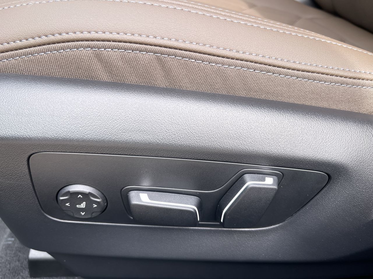 2026 BMW 5 Series Sedan PHEV