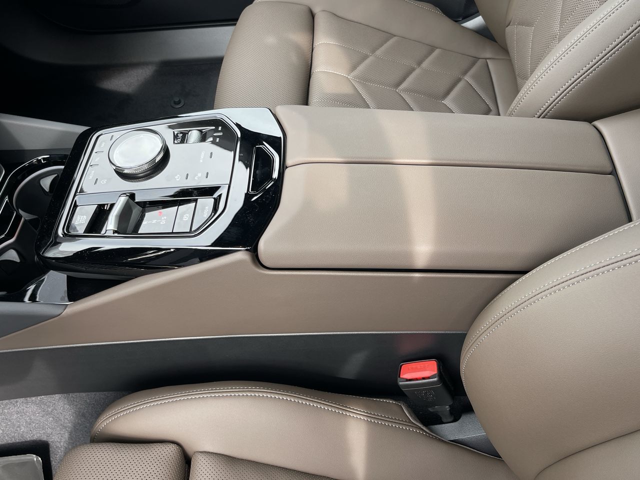 2026 BMW 5 Series Sedan PHEV