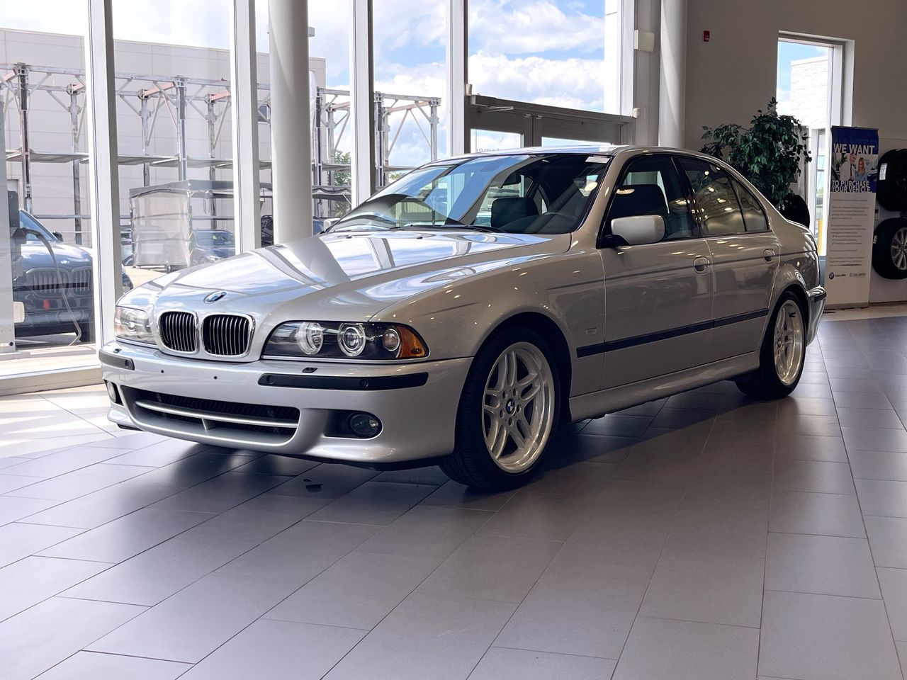 BMW 5 Series  2003 à Calgary, Alberta