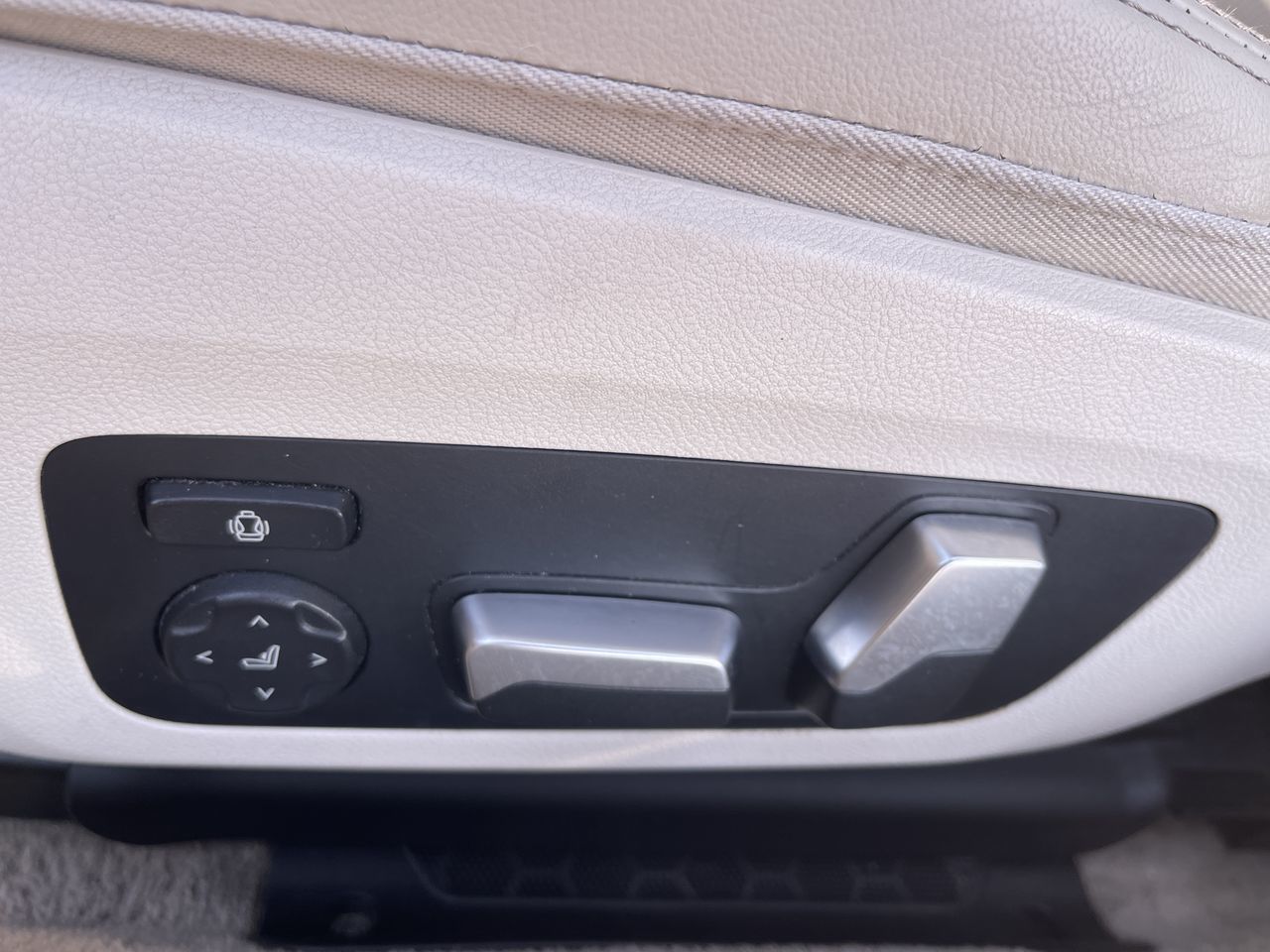2020 BMW 8 Series in Calgary, Alberta