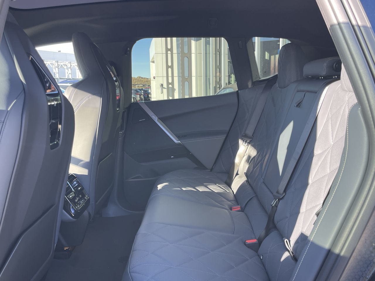 BMW iX  2026 à Calgary, Alberta