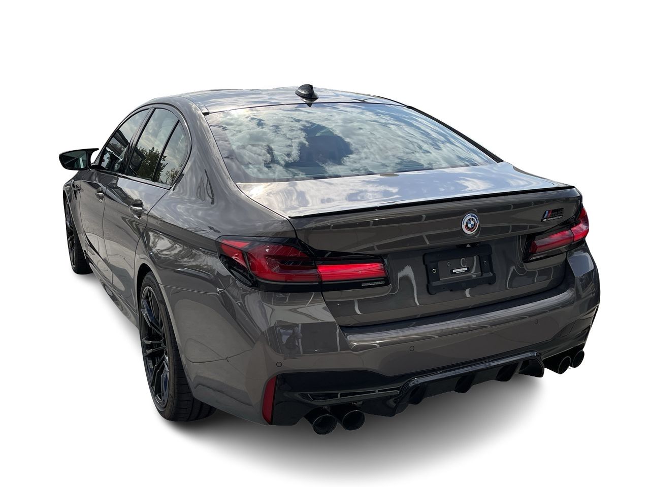 2023 BMW M5
