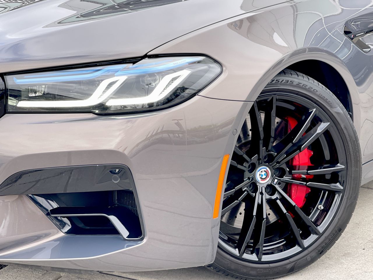 2023 BMW M5