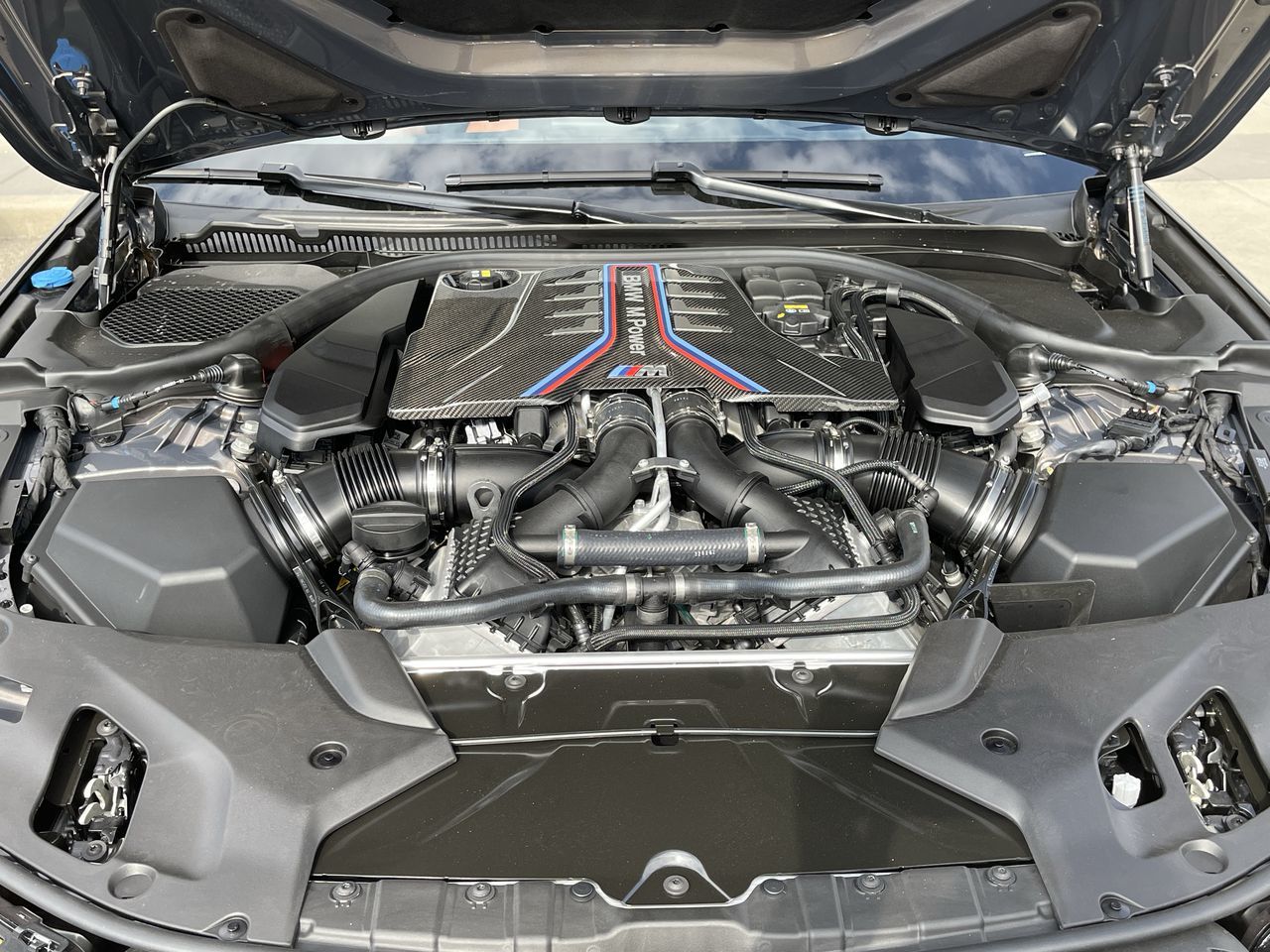 2023 BMW M5