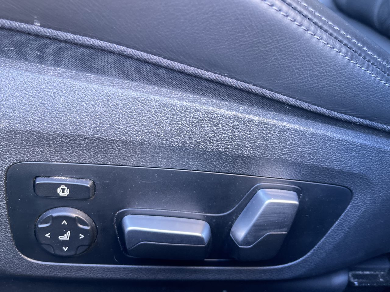 BMW M8  2021 à Calgary, Alberta