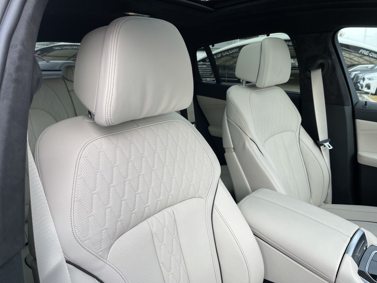 BMW X6  2022 à Calgary, Alberta