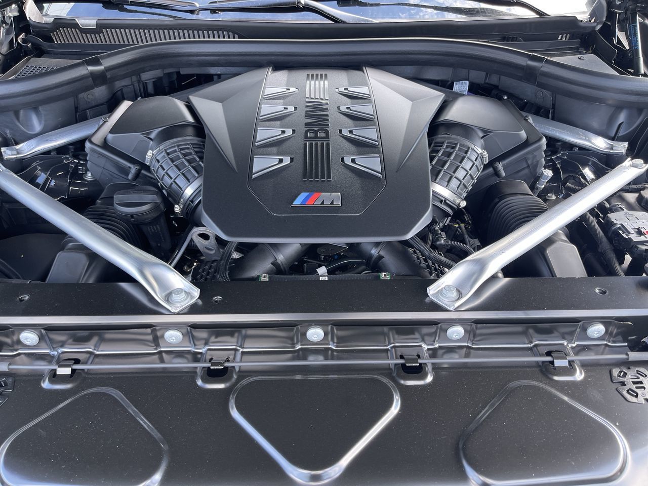 2027 BMW X6
