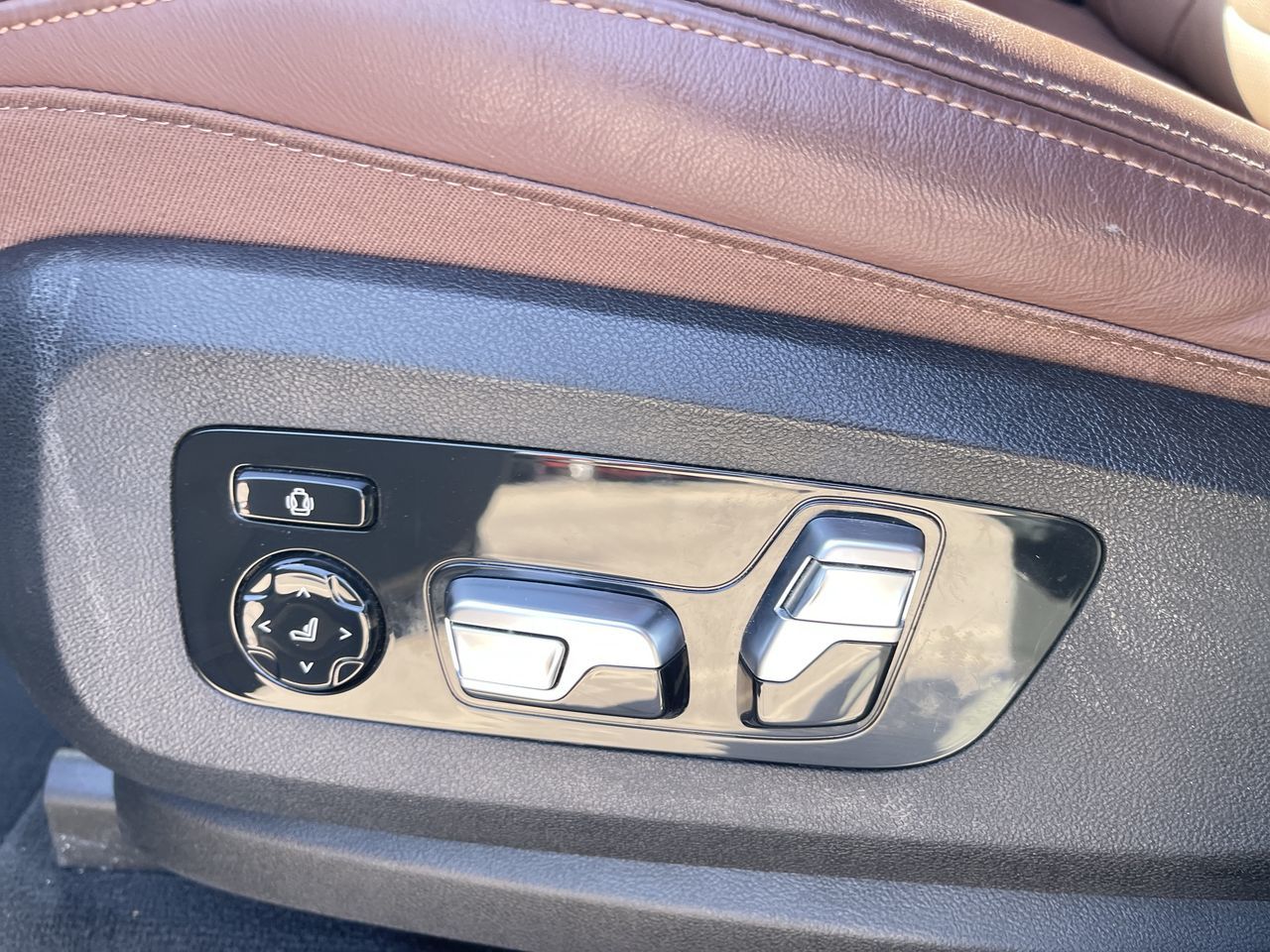 2021 BMW X7 in Calgary, Alberta