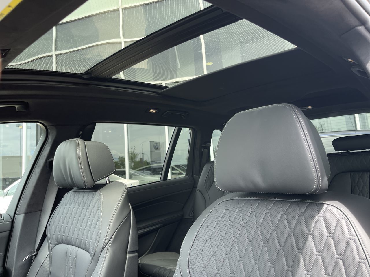 2027 BMW X7