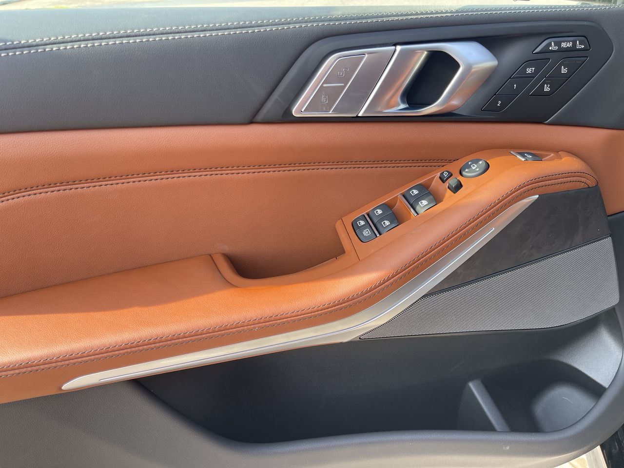 2027 BMW X7