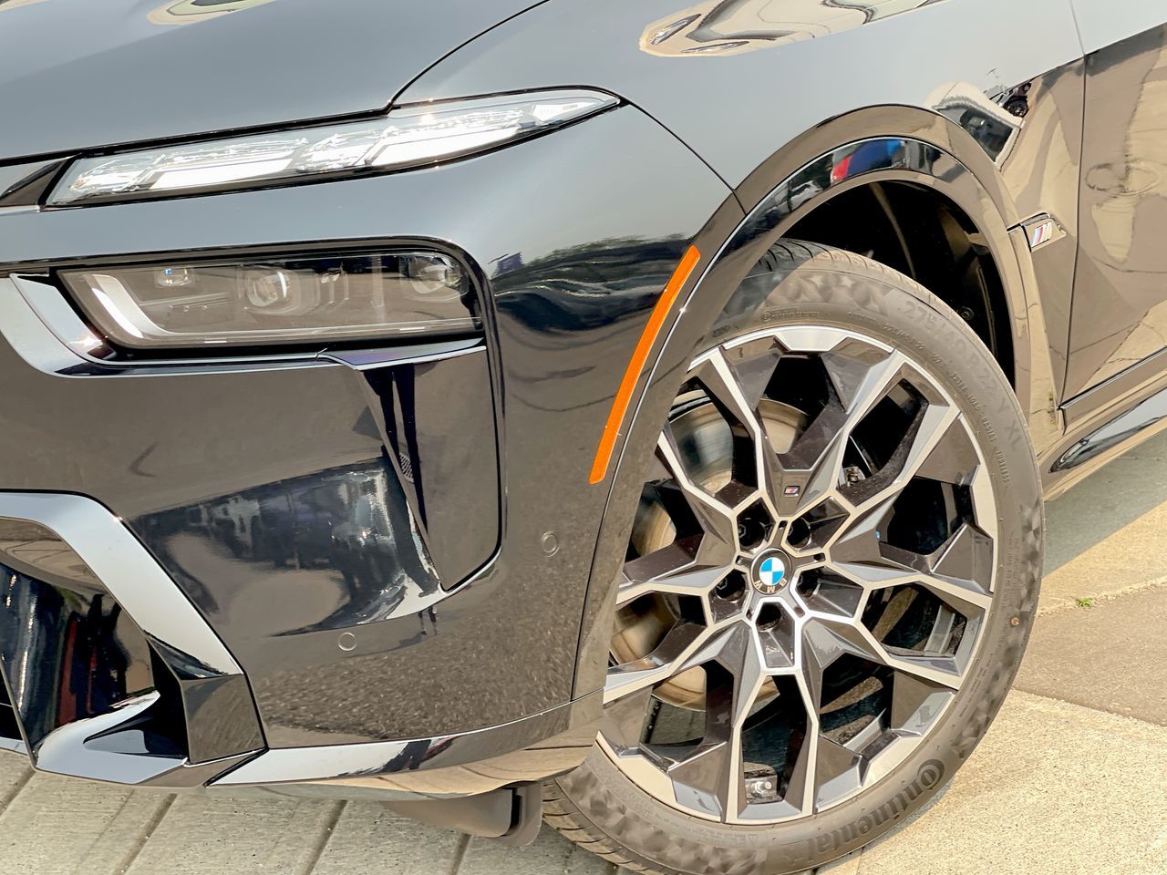 2027 BMW X7