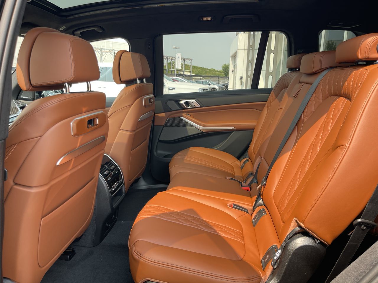 2027 BMW X7