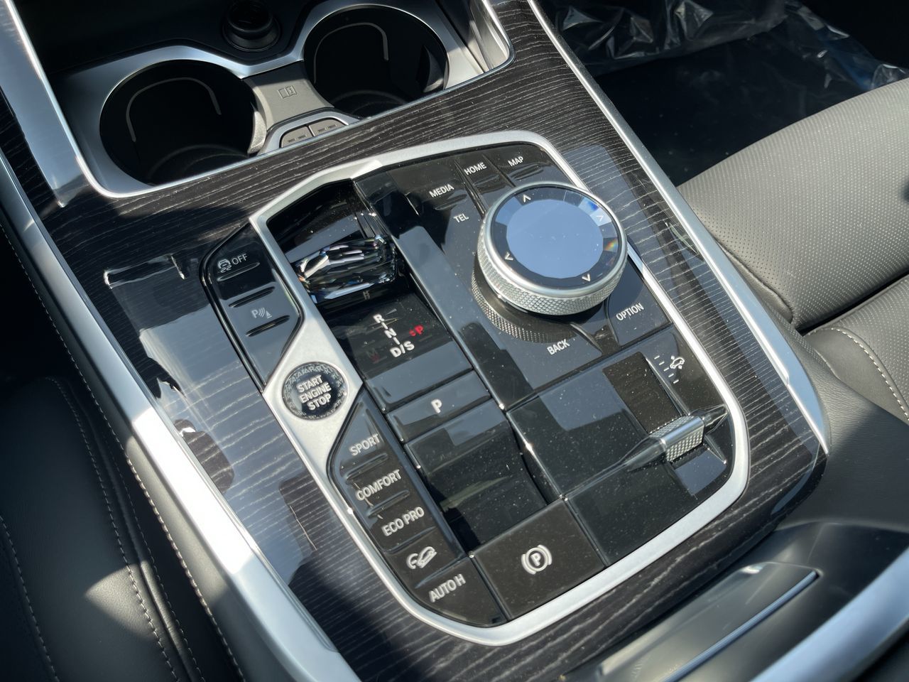 2027 BMW X7
