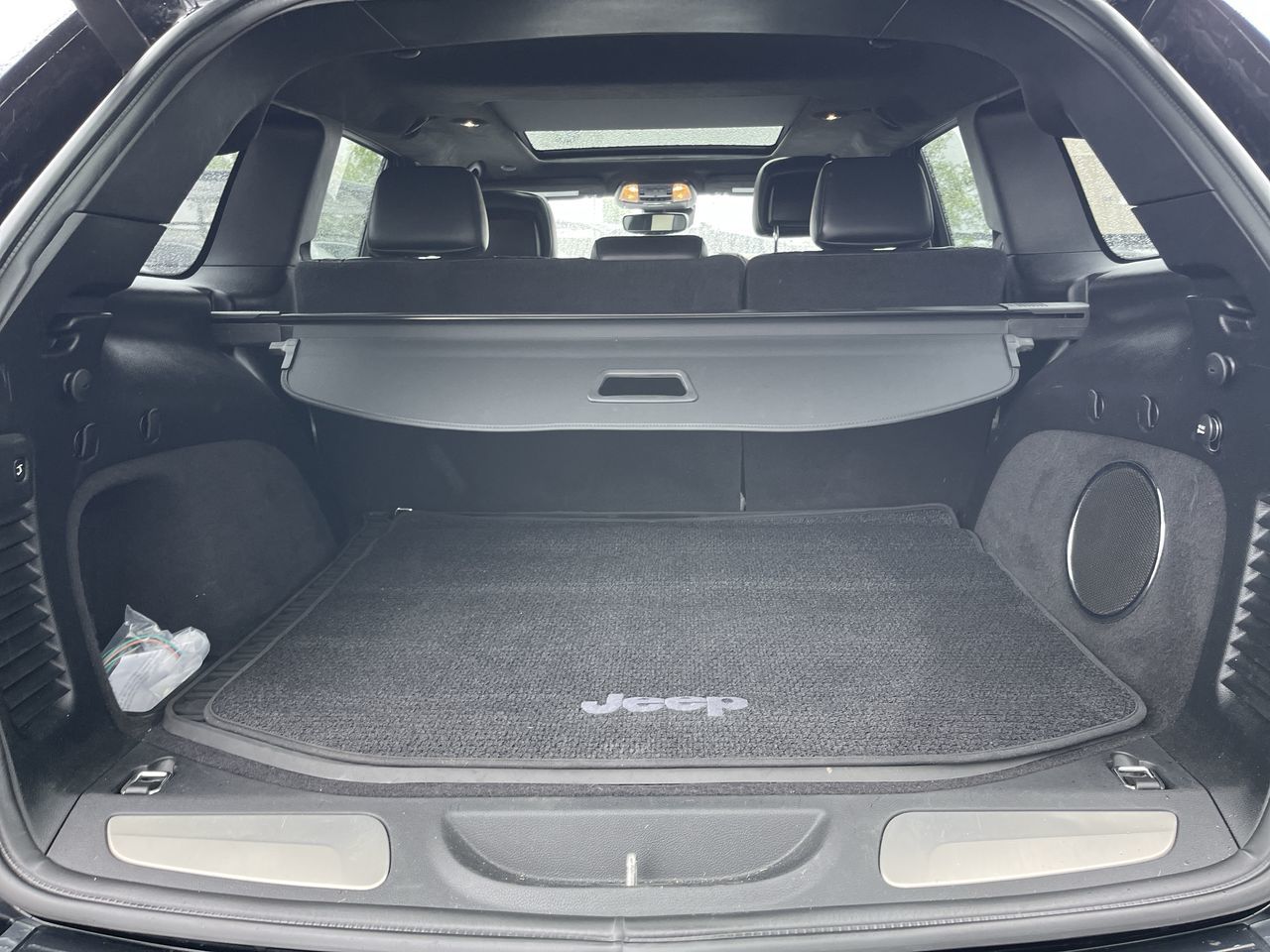 2020 Jeep Grand Cherokee 4X4 in Calgary, Alberta