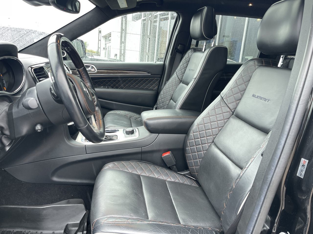 2020 Jeep Grand Cherokee 4X4 in Calgary, Alberta