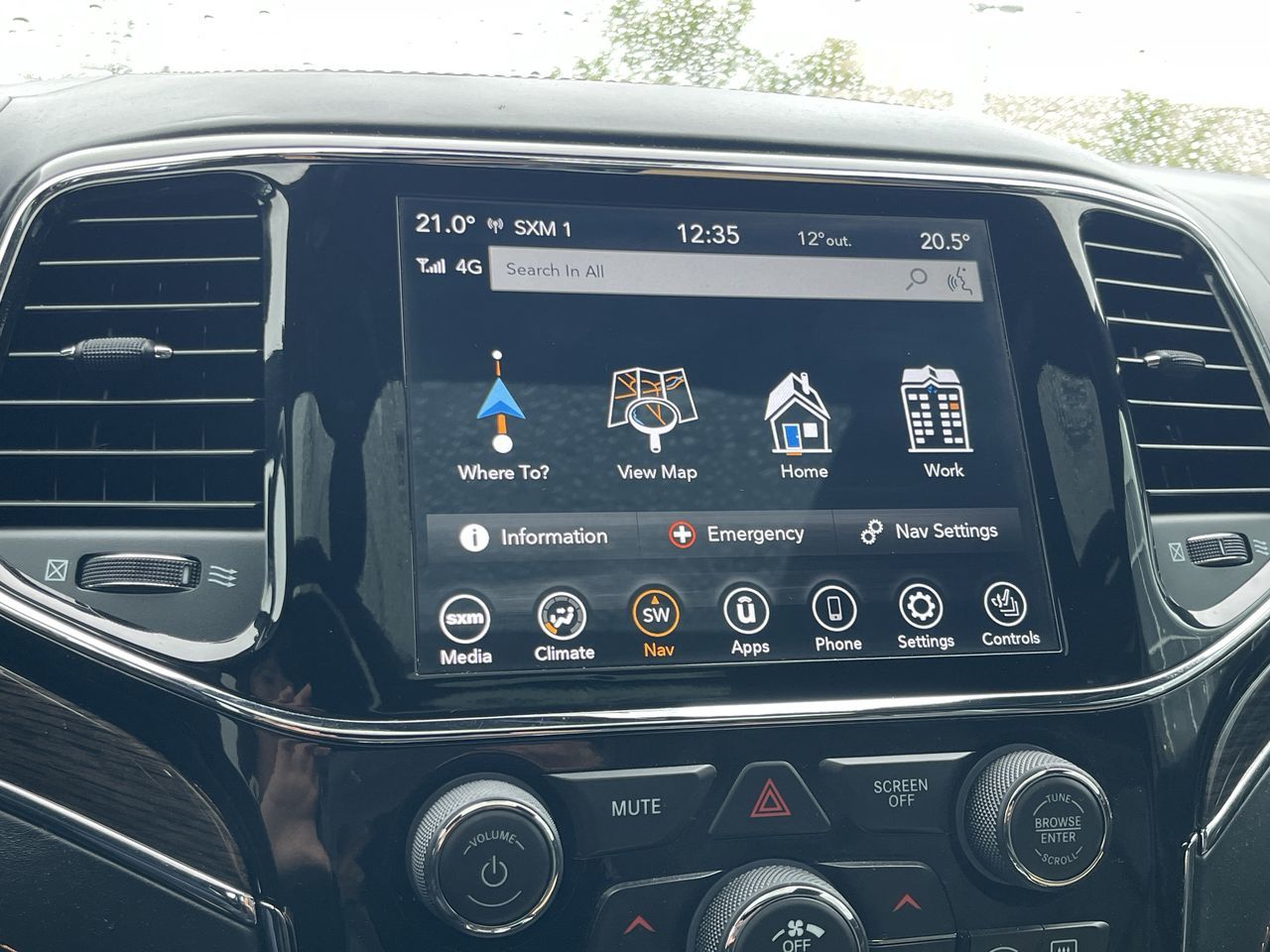 2020 Jeep Grand Cherokee 4X4 in Calgary, Alberta