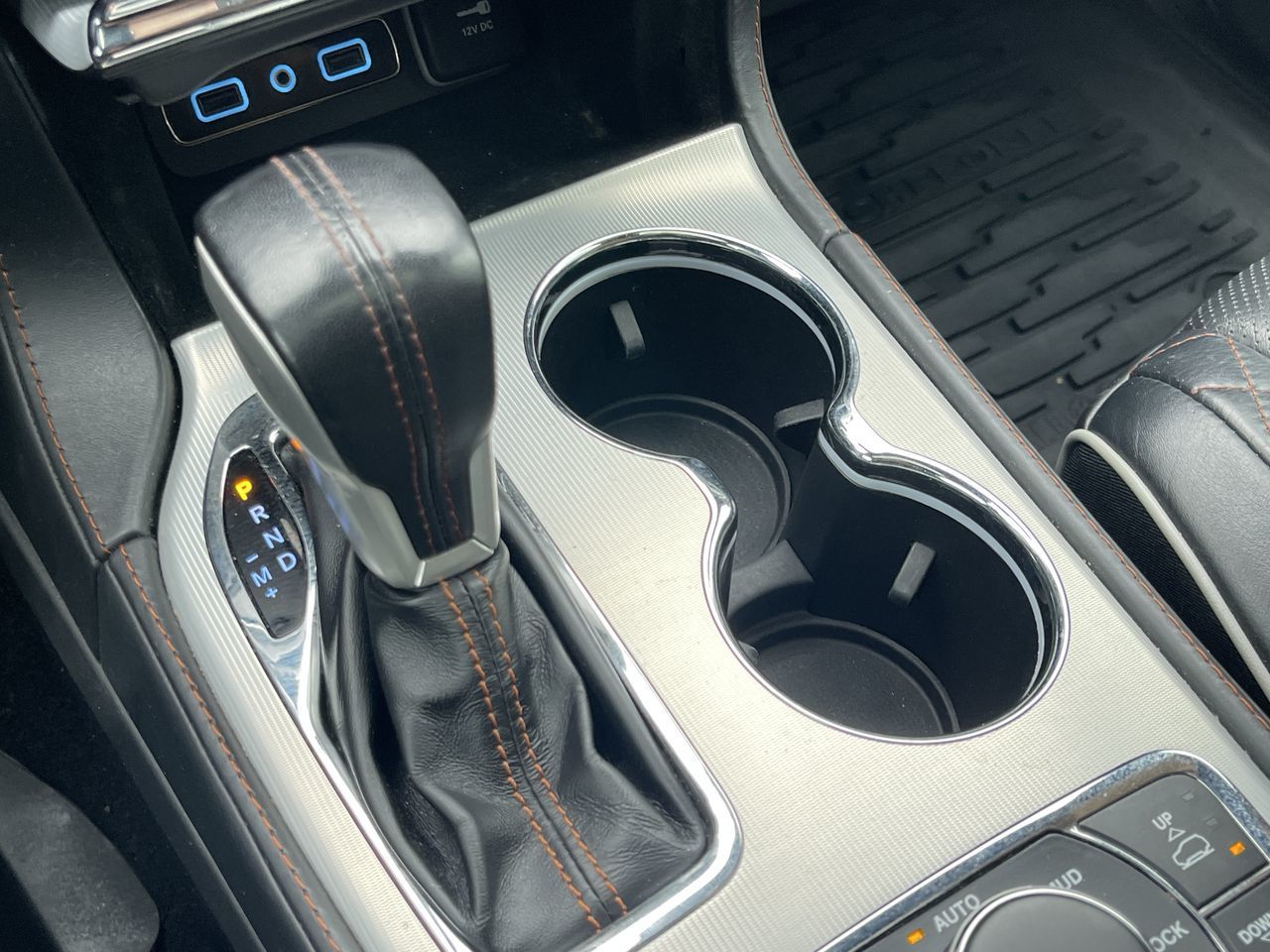 2020 Jeep Grand Cherokee 4X4 in Calgary, Alberta