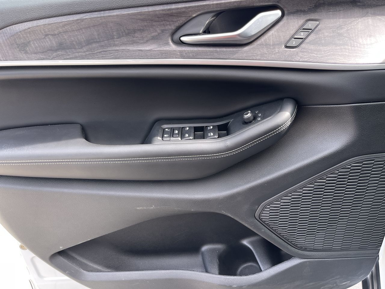 2023 Jeep Grand Cherokee L in Calgary, Alberta