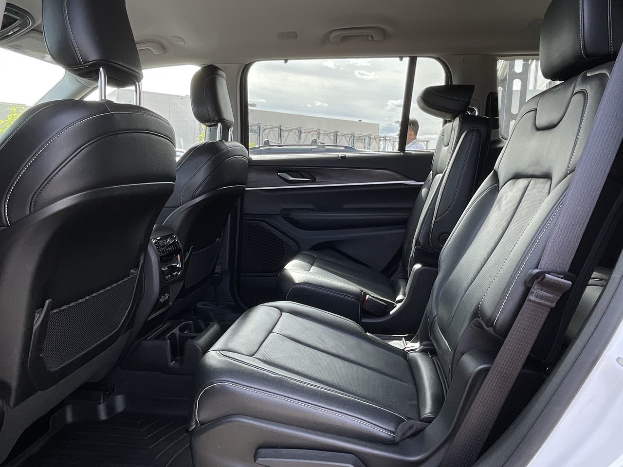 2023 Jeep Grand Cherokee L in Calgary, Alberta