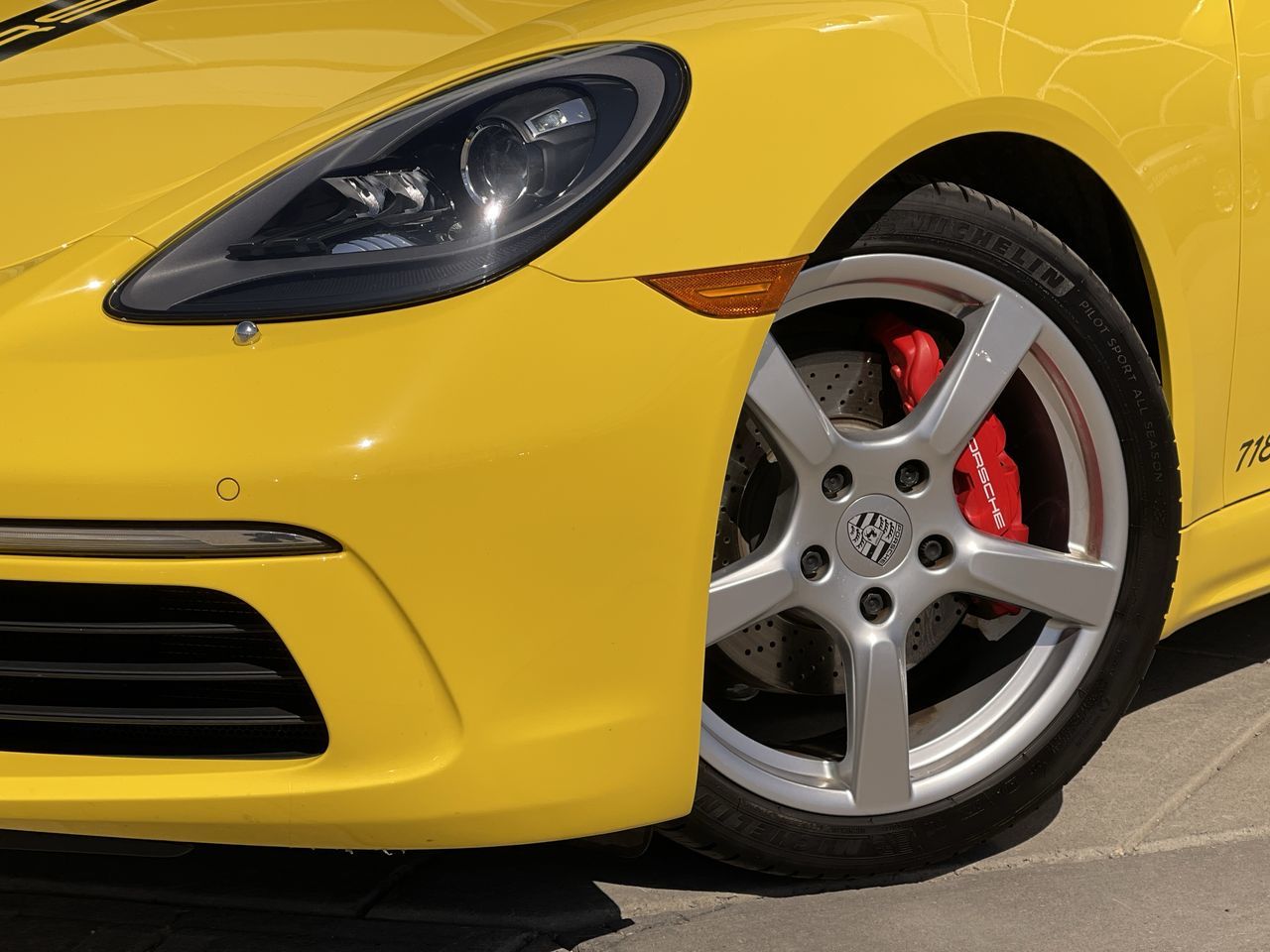 Porsche 718 Cayman  2021 à Calgary, Alberta