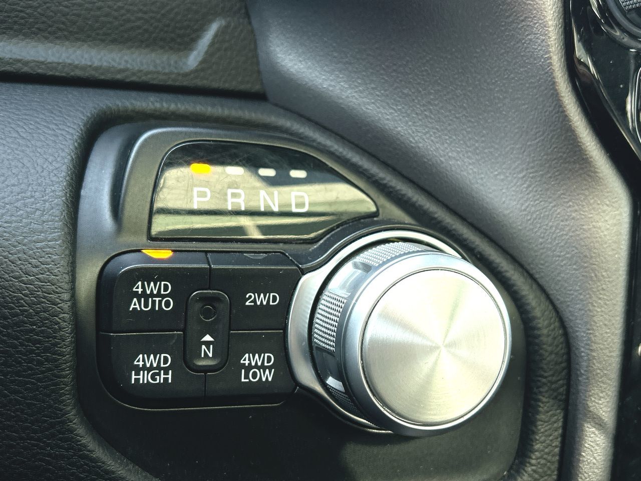 Ram RAM 1500 Crew Cab 4x4 (dt)  2020 à Calgary, Alberta