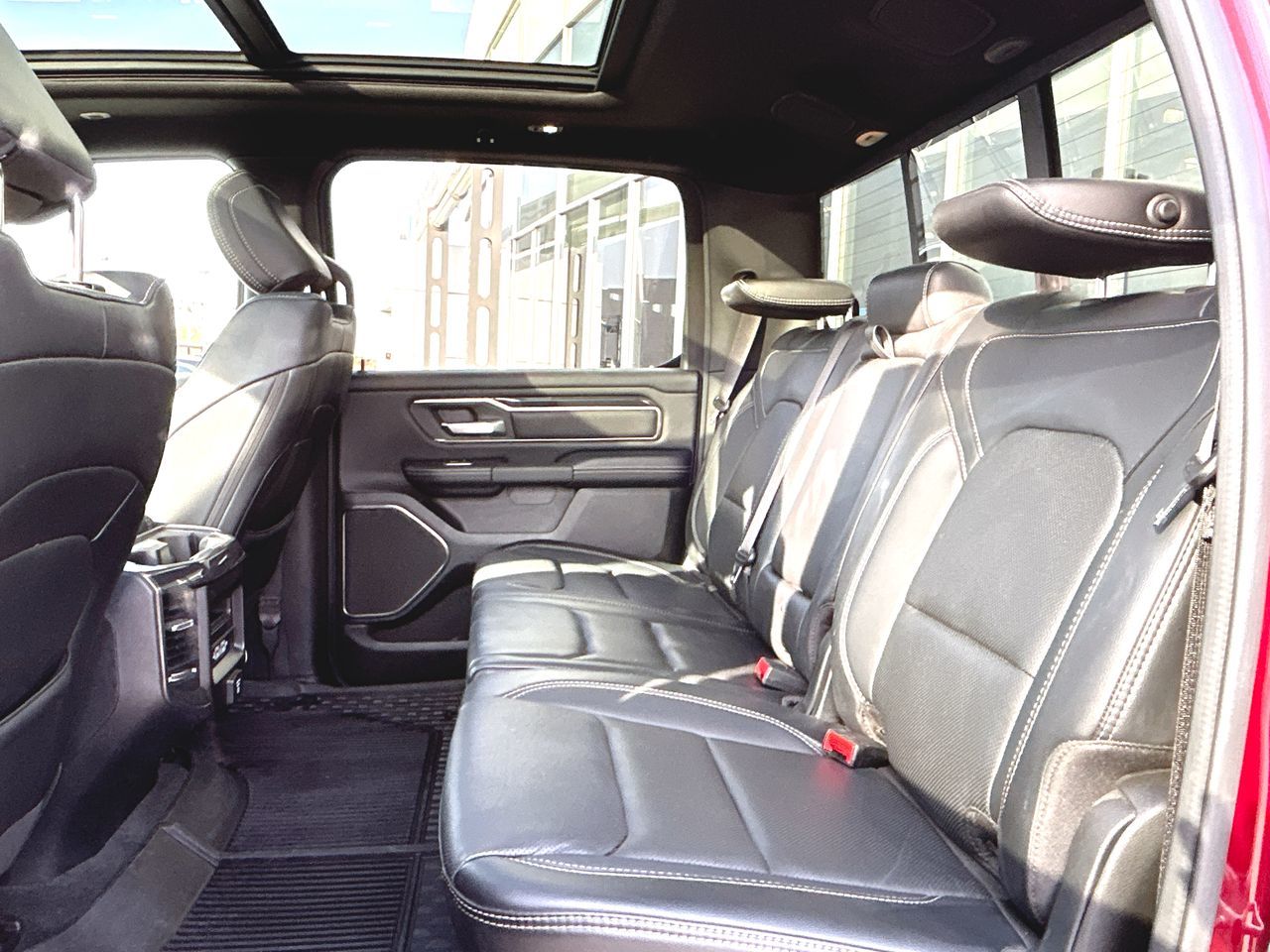 Ram RAM 1500 Crew Cab 4x4 (dt)  2020 à Calgary, Alberta