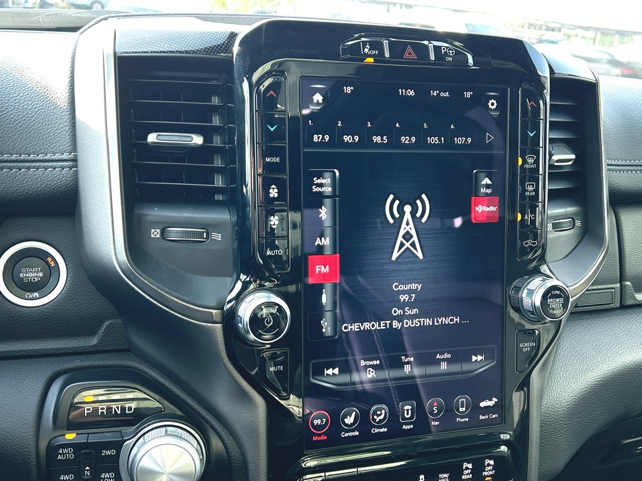 Ram RAM 1500 Crew Cab 4x4 (dt)  2020 à Calgary, Alberta