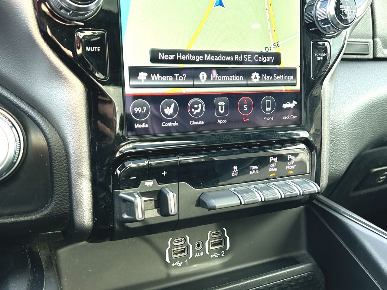 Ram RAM 1500 Crew Cab 4x4 (dt)  2020 à Calgary, Alberta