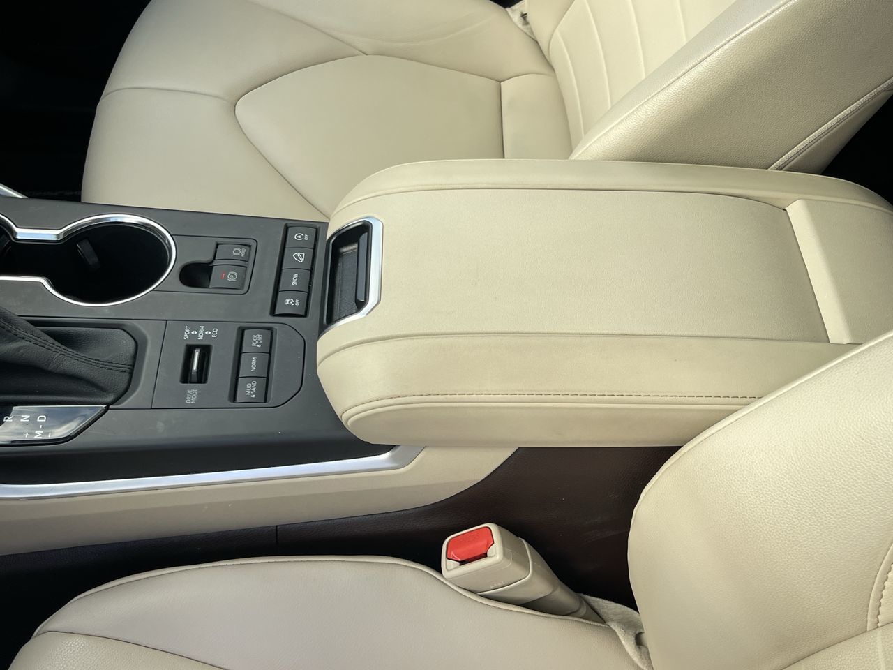 2021 Toyota Highlander in Calgary, Alberta