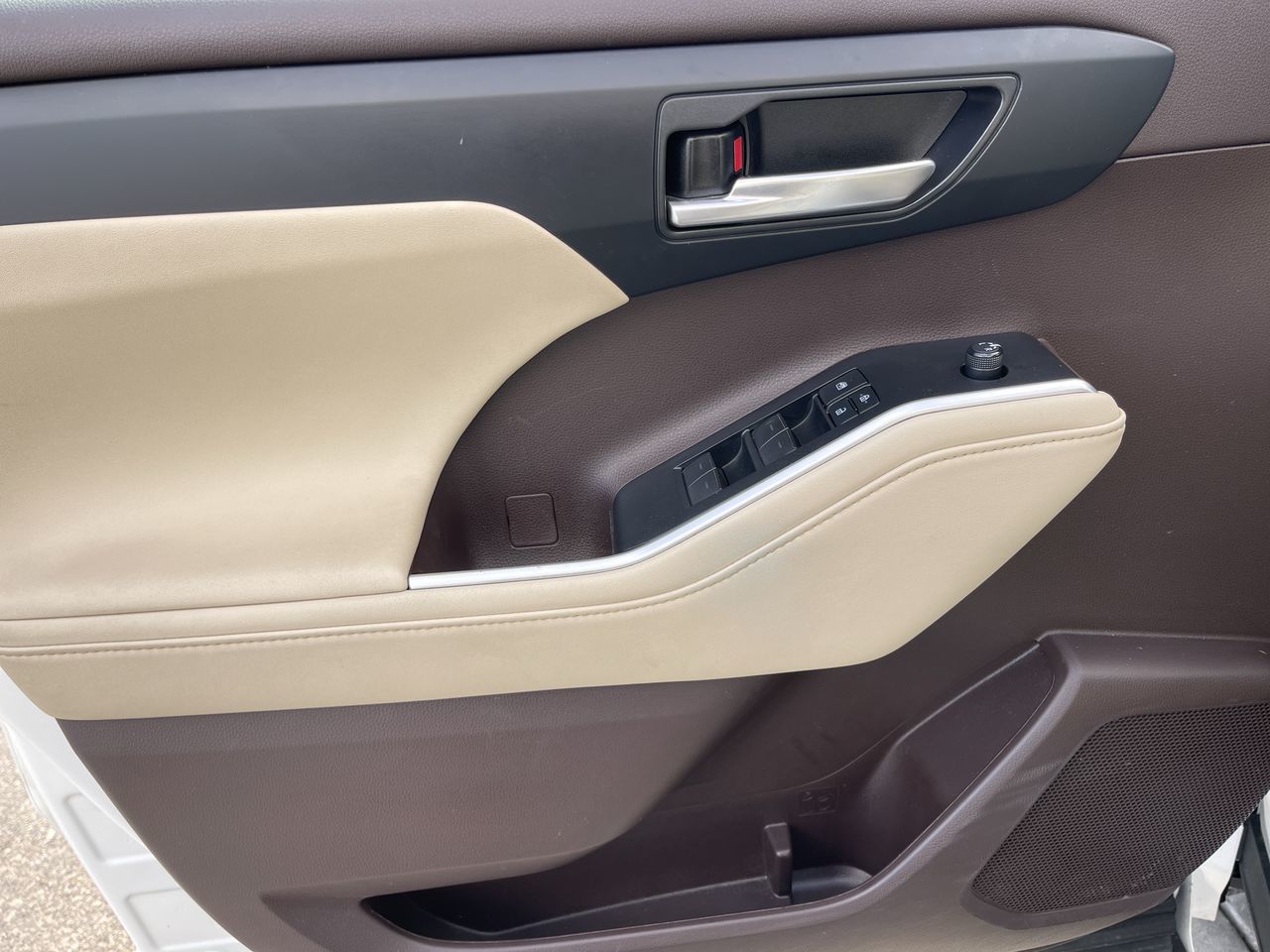 2021 Toyota Highlander in Calgary, Alberta