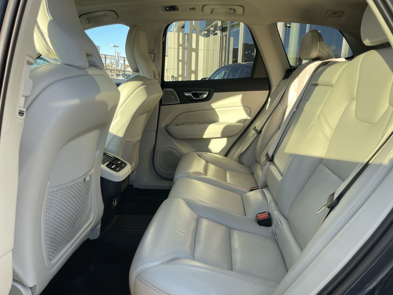 Volvo XC60  2020 à Calgary, Alberta