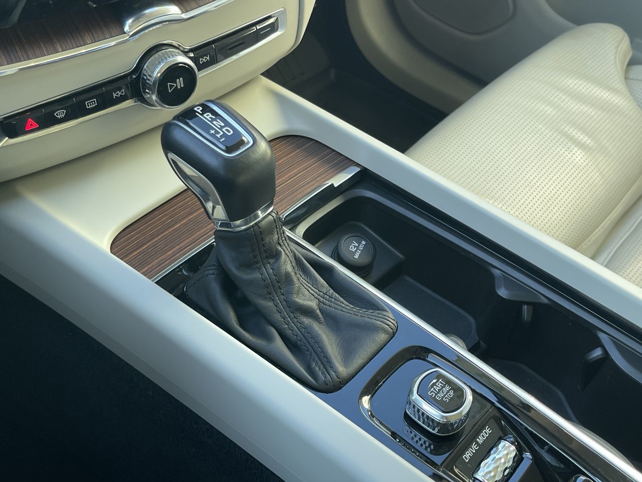 Volvo XC60  2020 à Calgary, Alberta