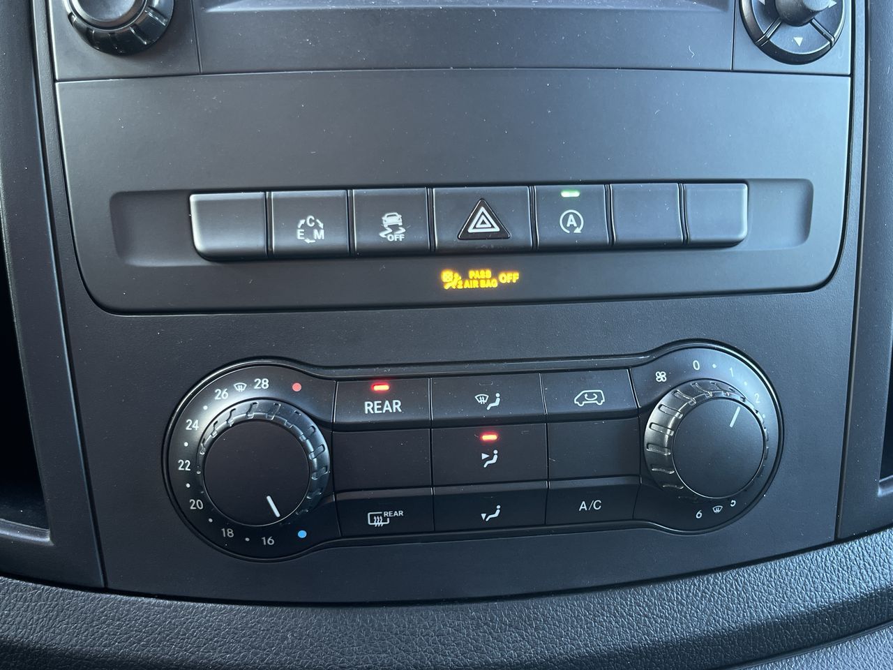 2019 Mercedes-Benz Metris Passenger Van in Calgary, Alberta
