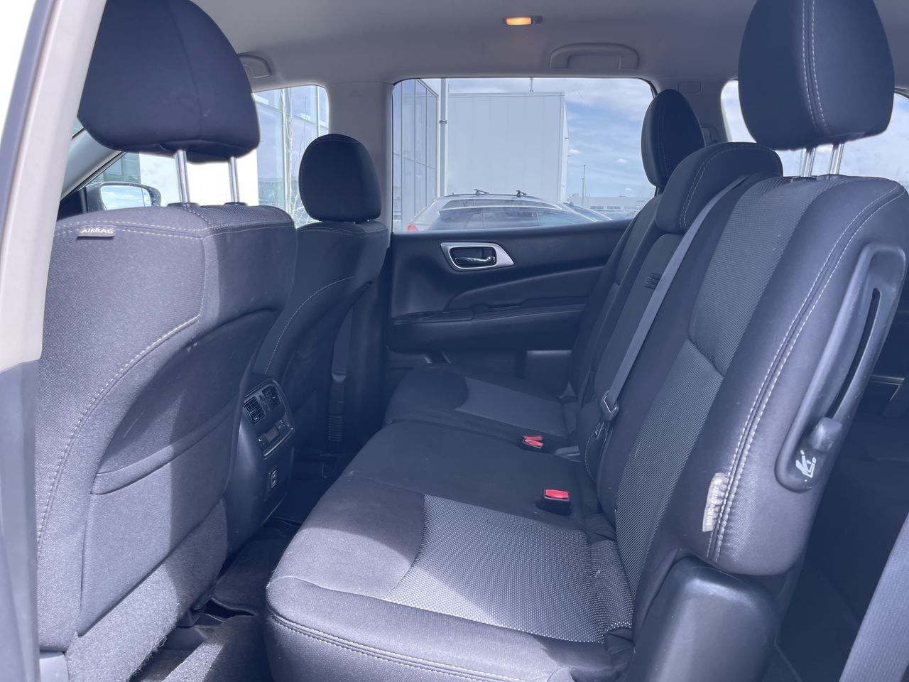 Nissan Pathfinder  2018 à Calgary, Alberta