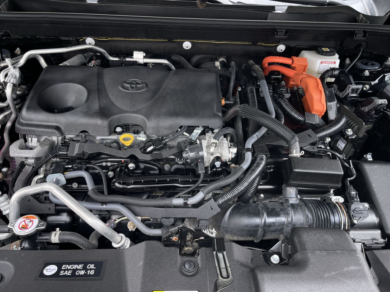 Toyota RAV4 Hybrid  2024 à Calgary, Alberta