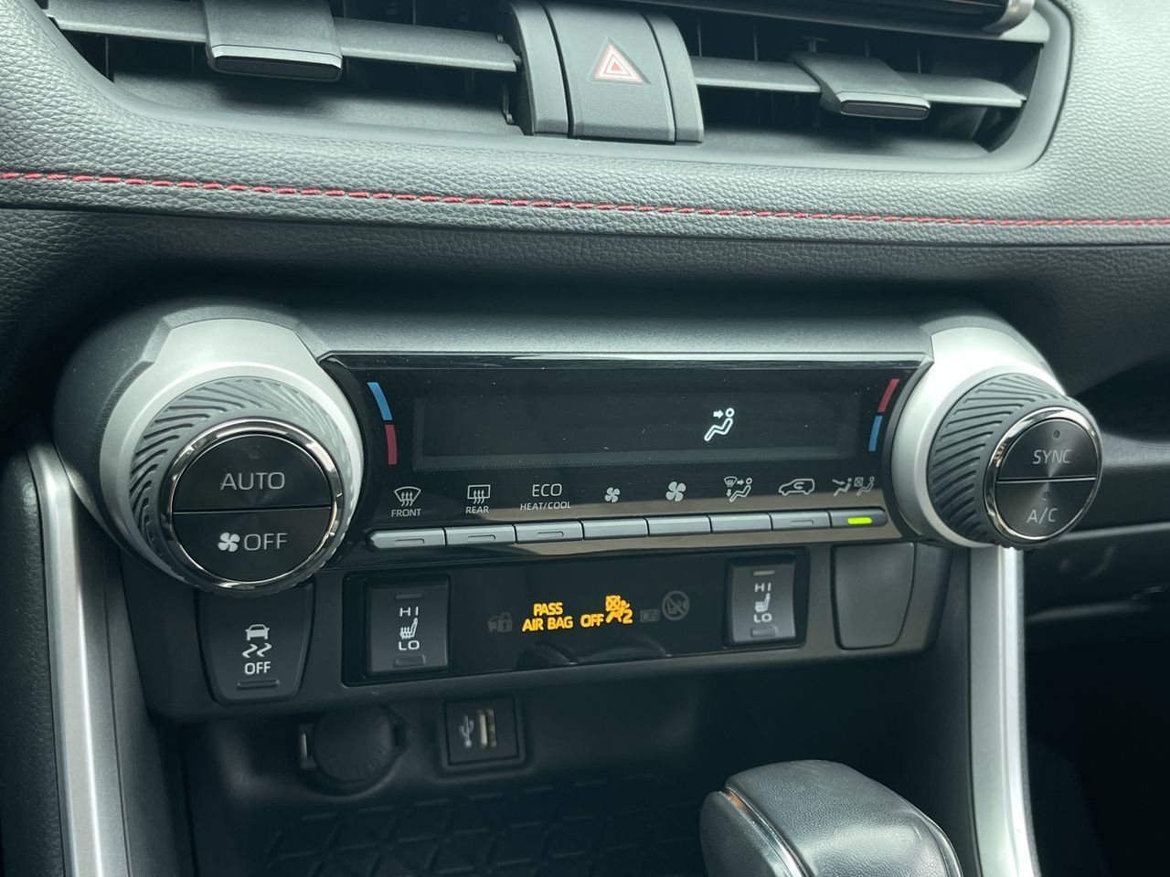 Toyota RAV4 Hybrid  2024 à Calgary, Alberta