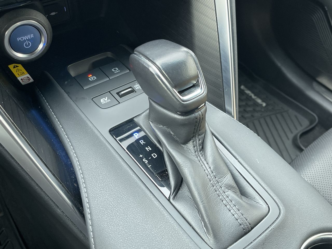 Toyota Venza Hybrid  2021 à Calgary, Alberta