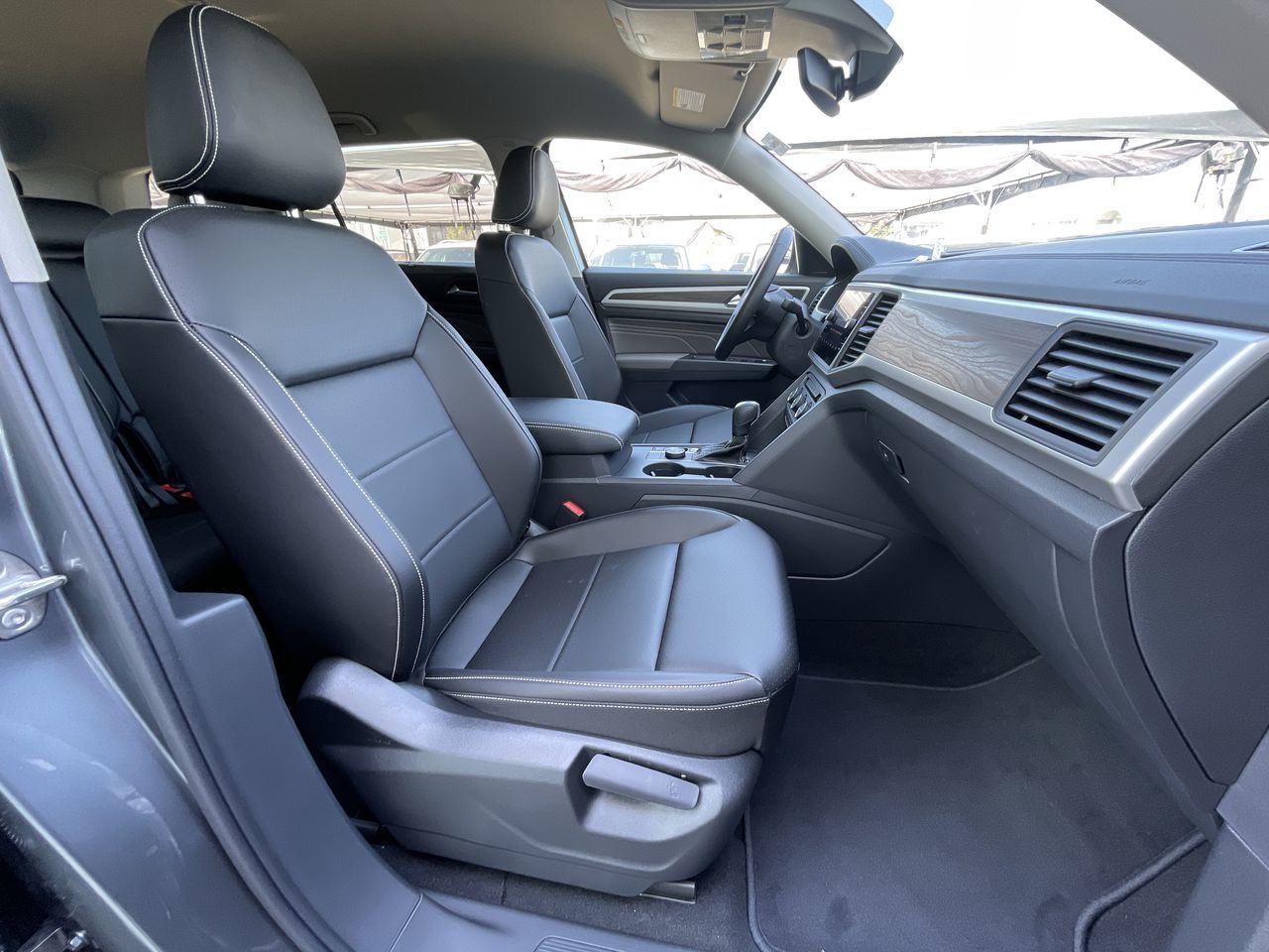 2022 Volkswagen Atlas in Calgary, Alberta