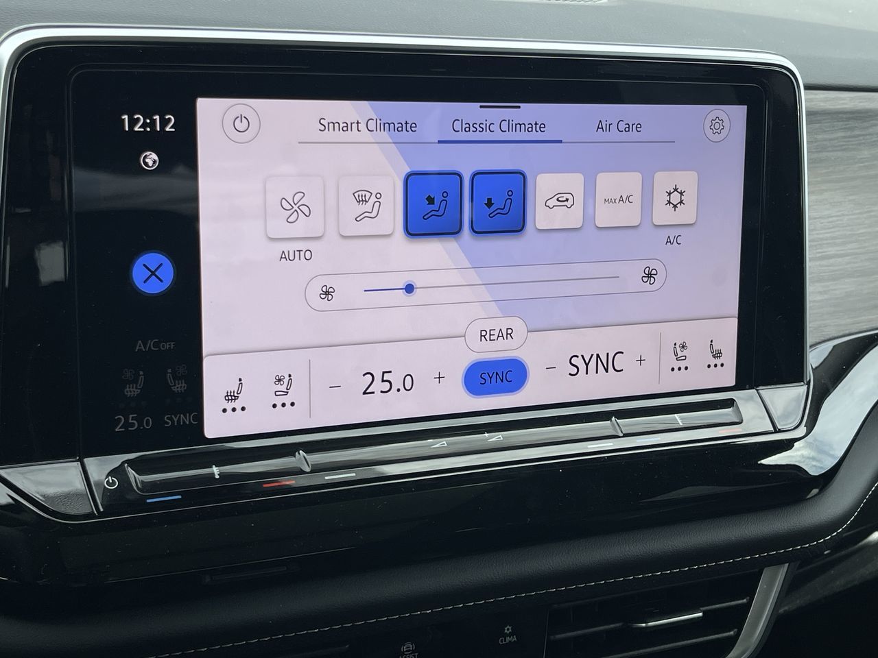 2024 Volkswagen Atlas in Calgary, Alberta
