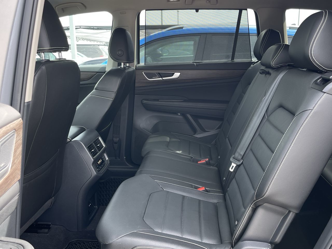 2024 Volkswagen Atlas in Calgary, Alberta