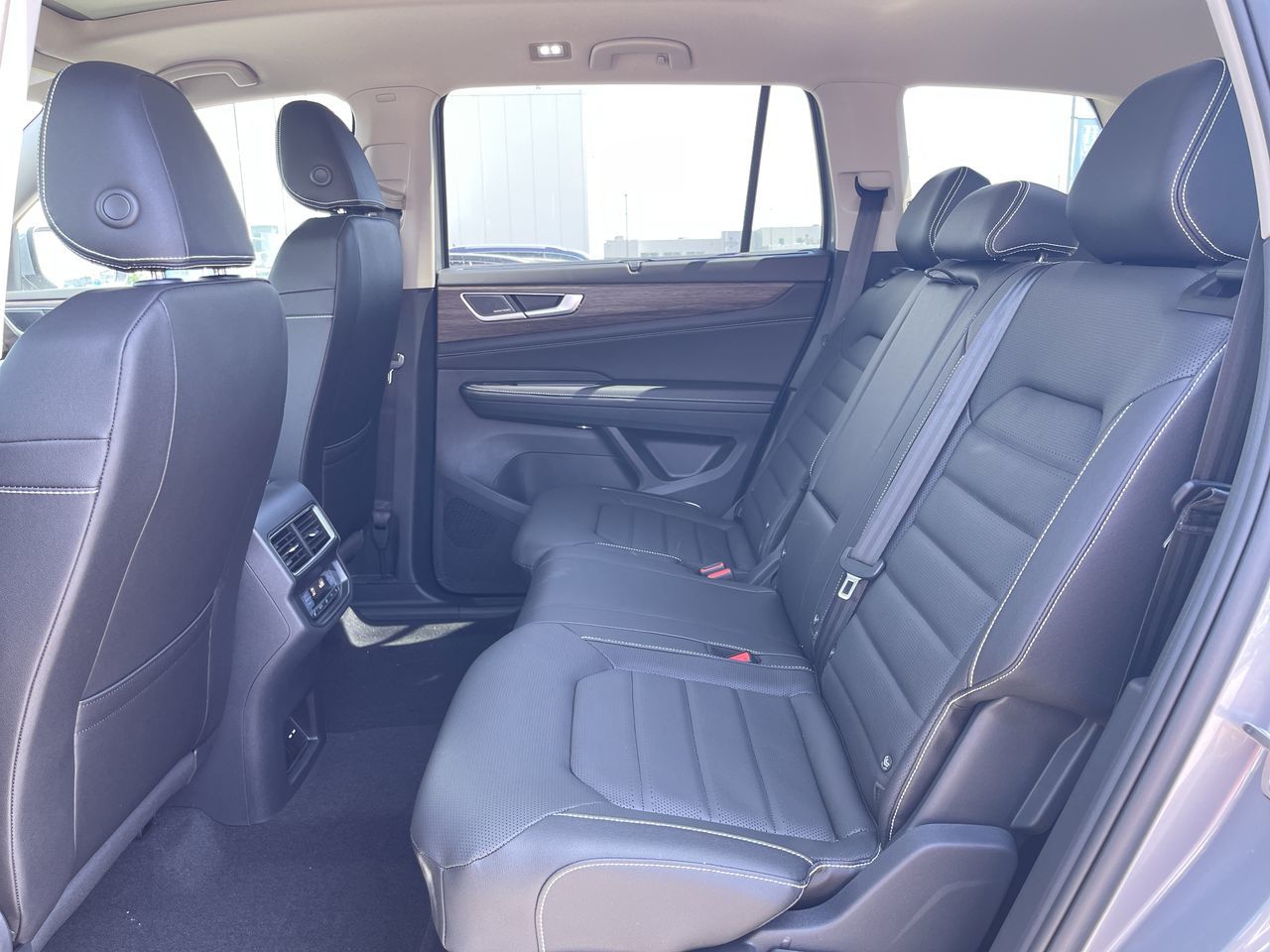 2025 Volkswagen Atlas in Calgary, Alberta